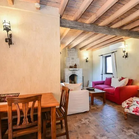 Sleeps 4 Pool Air Con Wifi بيتيس