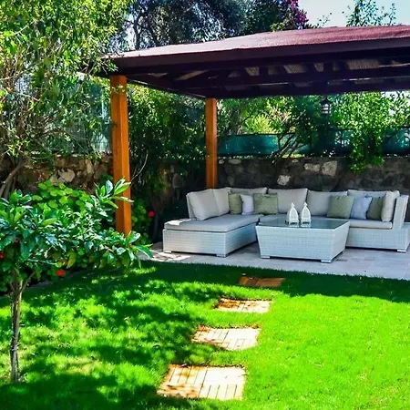 فيلة Sleeps 4 Pool Air Con Wifi *